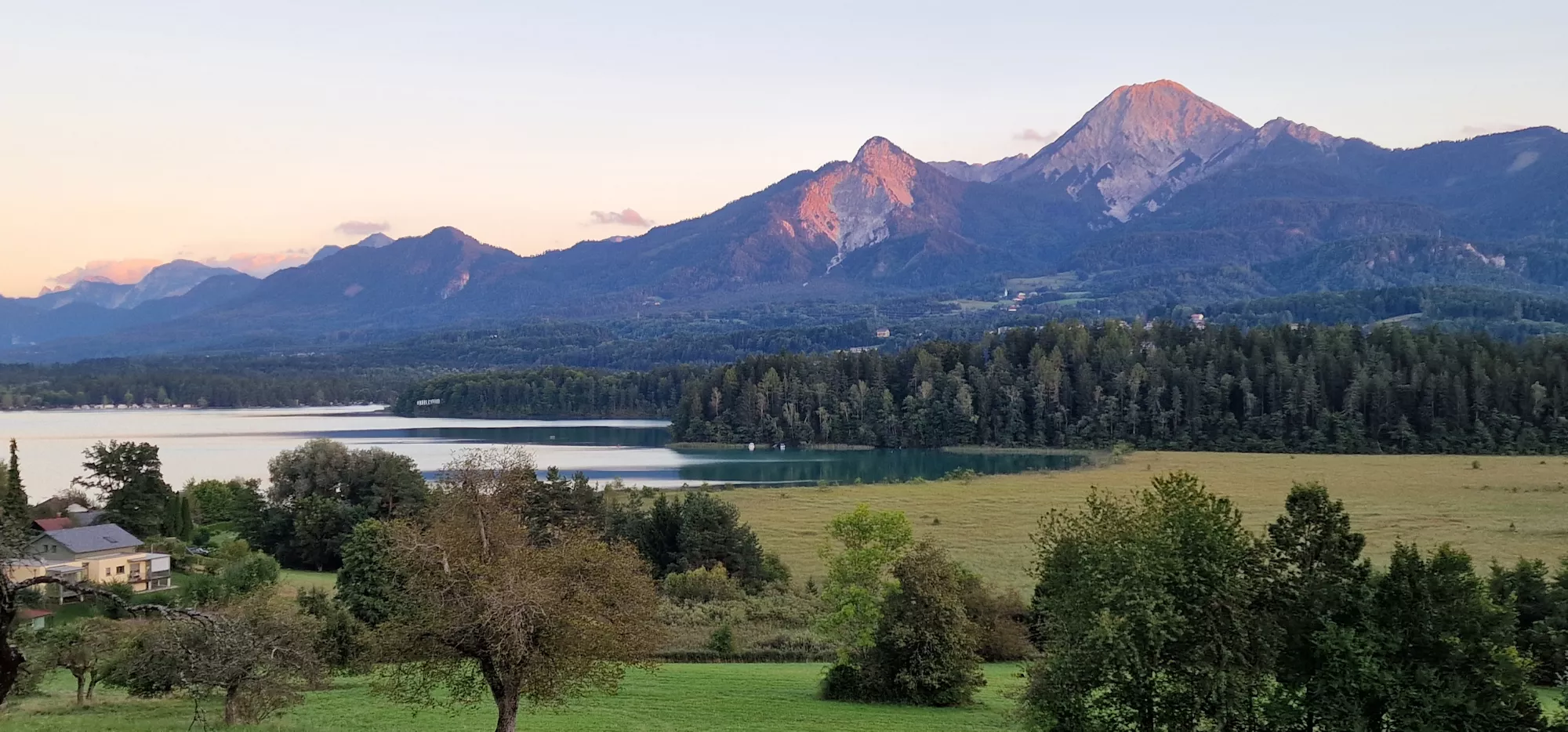 Blick auf den Faakersee und den Mittagskogel